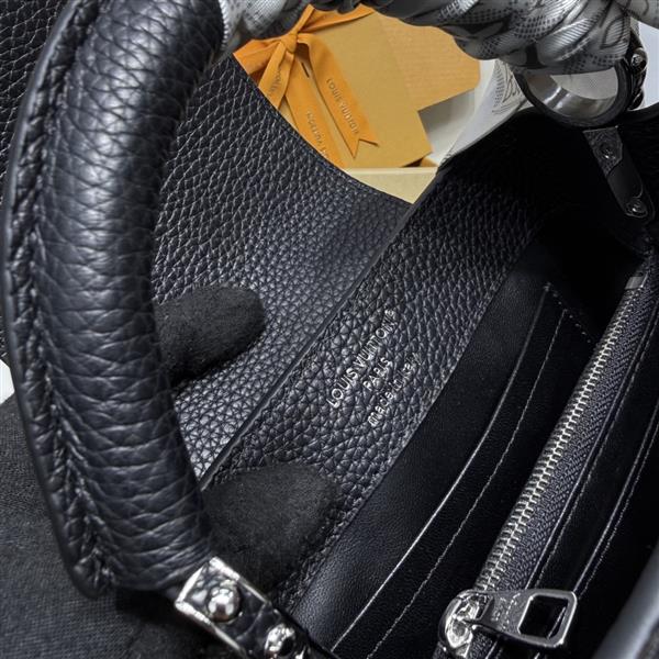 2026120164255604 270